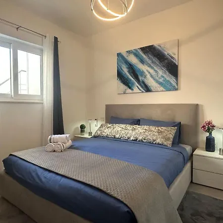 Private Pool Flat Near Valletta *