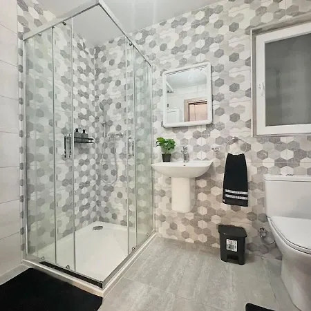 Private Pool Flat Near Valletta