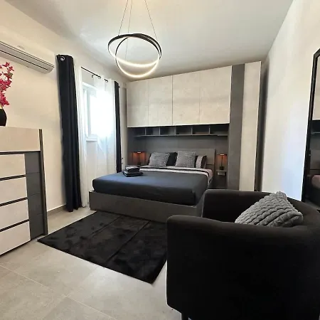 Private Pool Flat Near Valletta