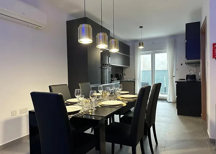 Private Pool Flat Near Valletta Apartamento Pietà