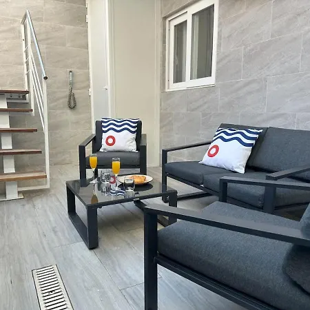 Private Pool Flat Near Valletta *