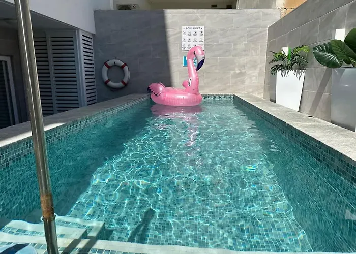 Private Pool Flat Near Valletta *