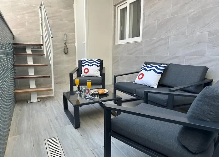 Private Pool Flat Near Valletta *